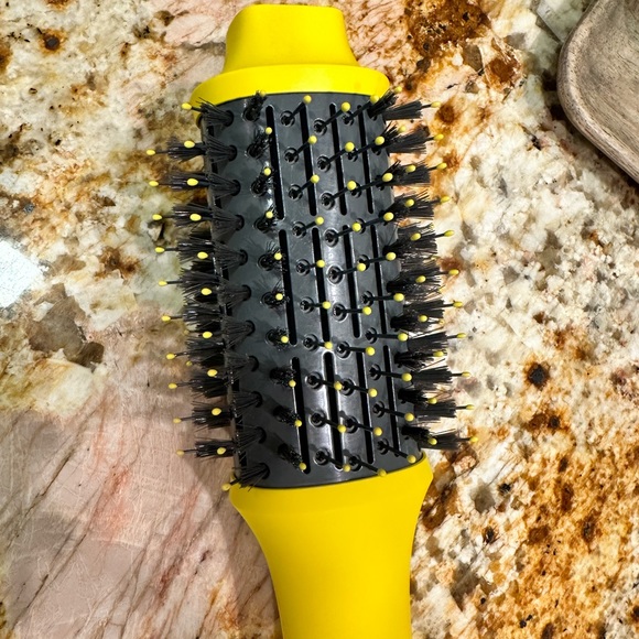 Drybar The Double Shot Oval Blow-Dryer Brush - Picture 5 of 6